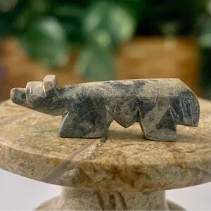 Vintage Native American Zuni Bear Fetish Bead Miniature Carved Stone Animal 1.1"